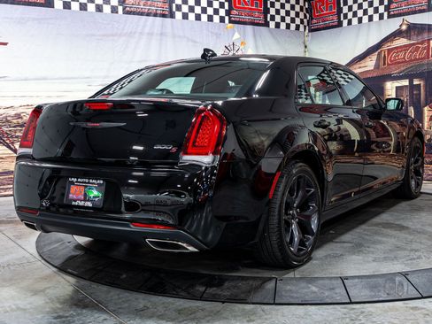 Used 2021 Chrysler 300 S image 8