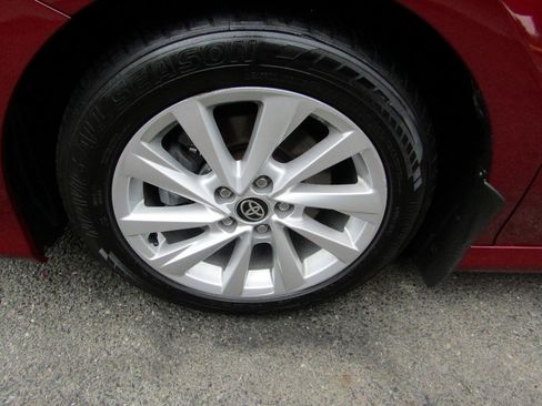 Used 2021 Toyota Camry LE FWD image 11