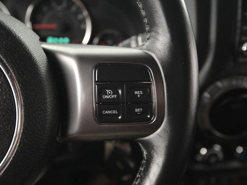 Used 2018 Jeep Wrangler Unlimited Sahara image 43