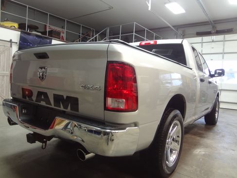 Used 2017 RAM 1500 Express image 9