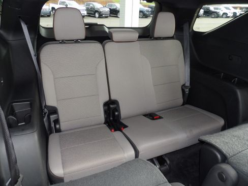 Used 2026 Chevrolet Traverse FWD LT image 18