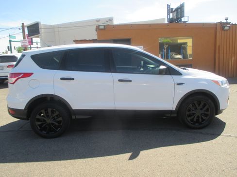 Used 2014 Ford Escape SE image 2