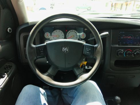 Used 2004 Dodge Ram 1500 Truck SLT image 41