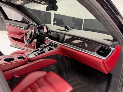 Used 2019 Porsche Panamera GTS image 22