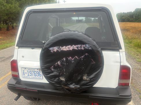 Used 1992 Geo Tracker 4WD 2-Door image 7