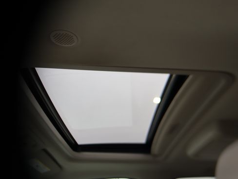 Used 2014 Chevrolet Suburban LTZ image 17