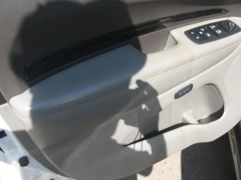 Used 2011 Dodge Durango AWD Crew image 8