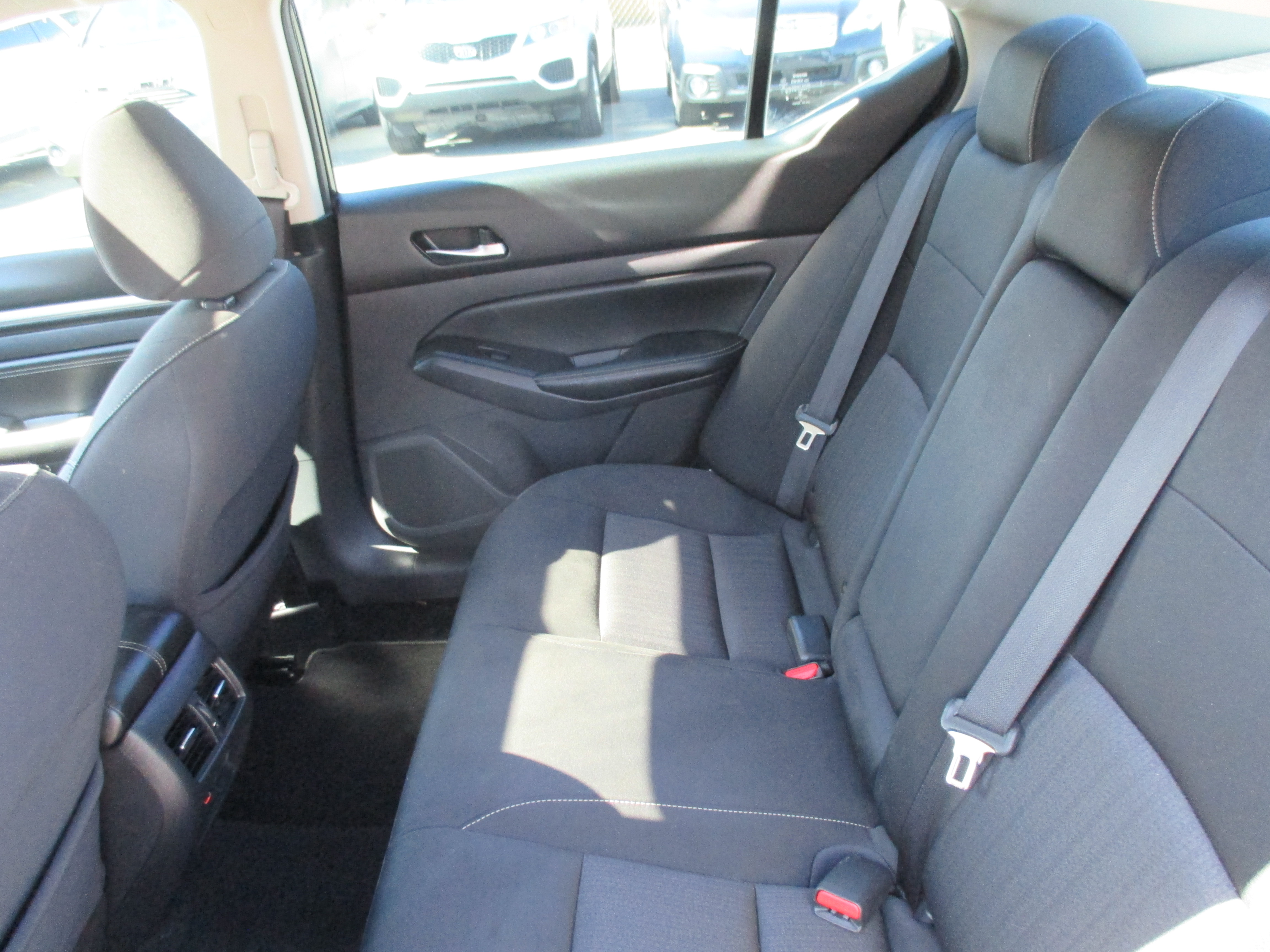 Used 2019 Nissan Altima 2.5 SV Sedan 4D FWD image 9
