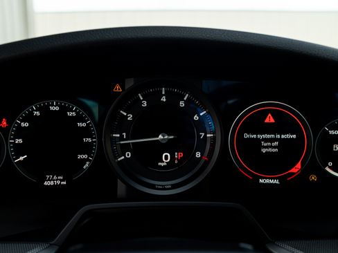 Used 2021 Porsche 911 Carrera image 16