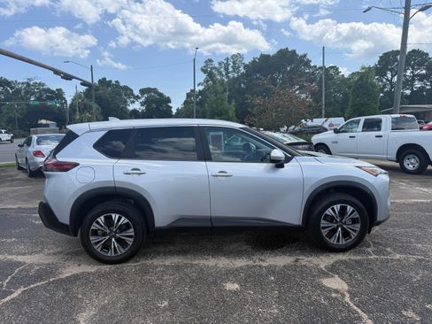 Used 2023 Nissan Rogue FWD SV image 5
