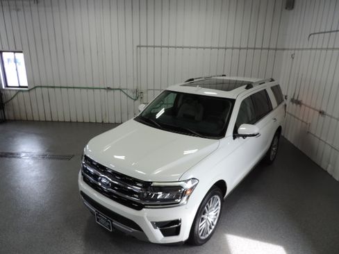 Used 2023 Ford Expedition Limited image 20