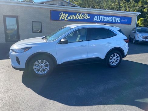 Used 2024 Ford Escape Active image 1