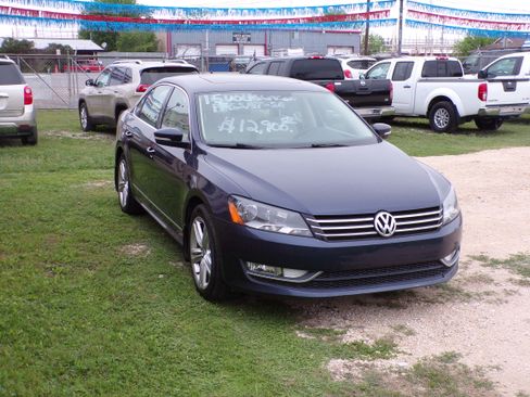 Used 2015 Volkswagen Passat 1.8T SE image 5