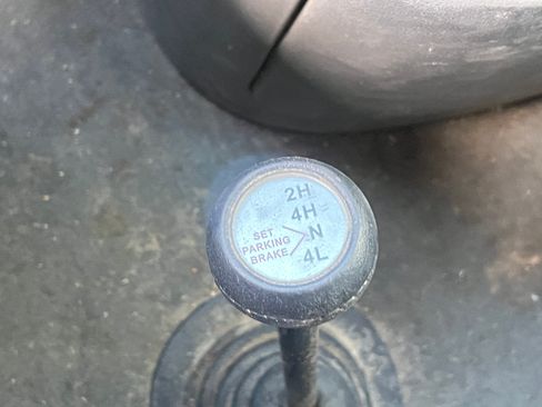 Used 2003 Ford E-350 and Econoline 350 image 28