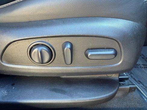 Used 2019 GMC Acadia Denali Ultimate image 32