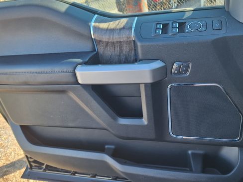 Used 2017 Ford F350 Lariat image 13