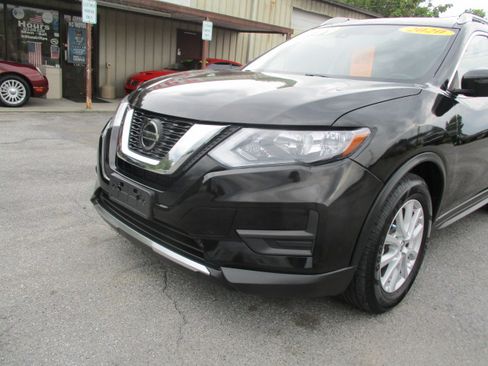 Used 2020 Nissan Rogue FWD SV 2.5L 4-Cyl SUV image 10
