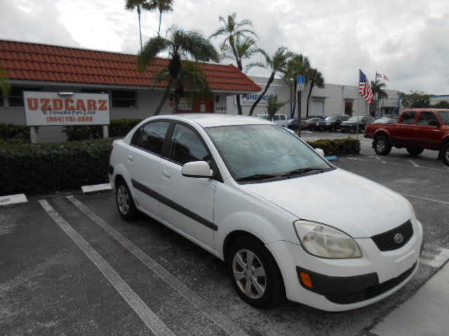 Used 2009 Kia Rio Sedan FWD image 7