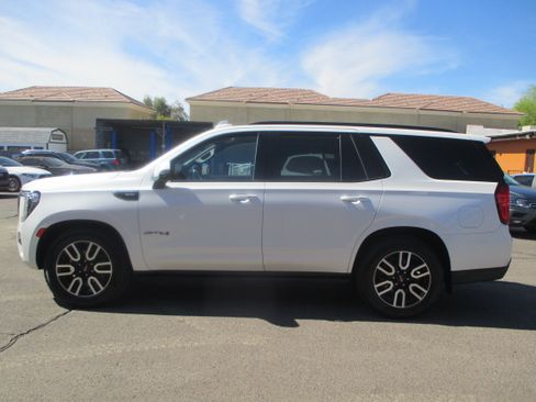 Used 2021 GMC Yukon AT4 Ultimate image 2