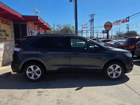 Used 2015 Ford Edge SE image 3