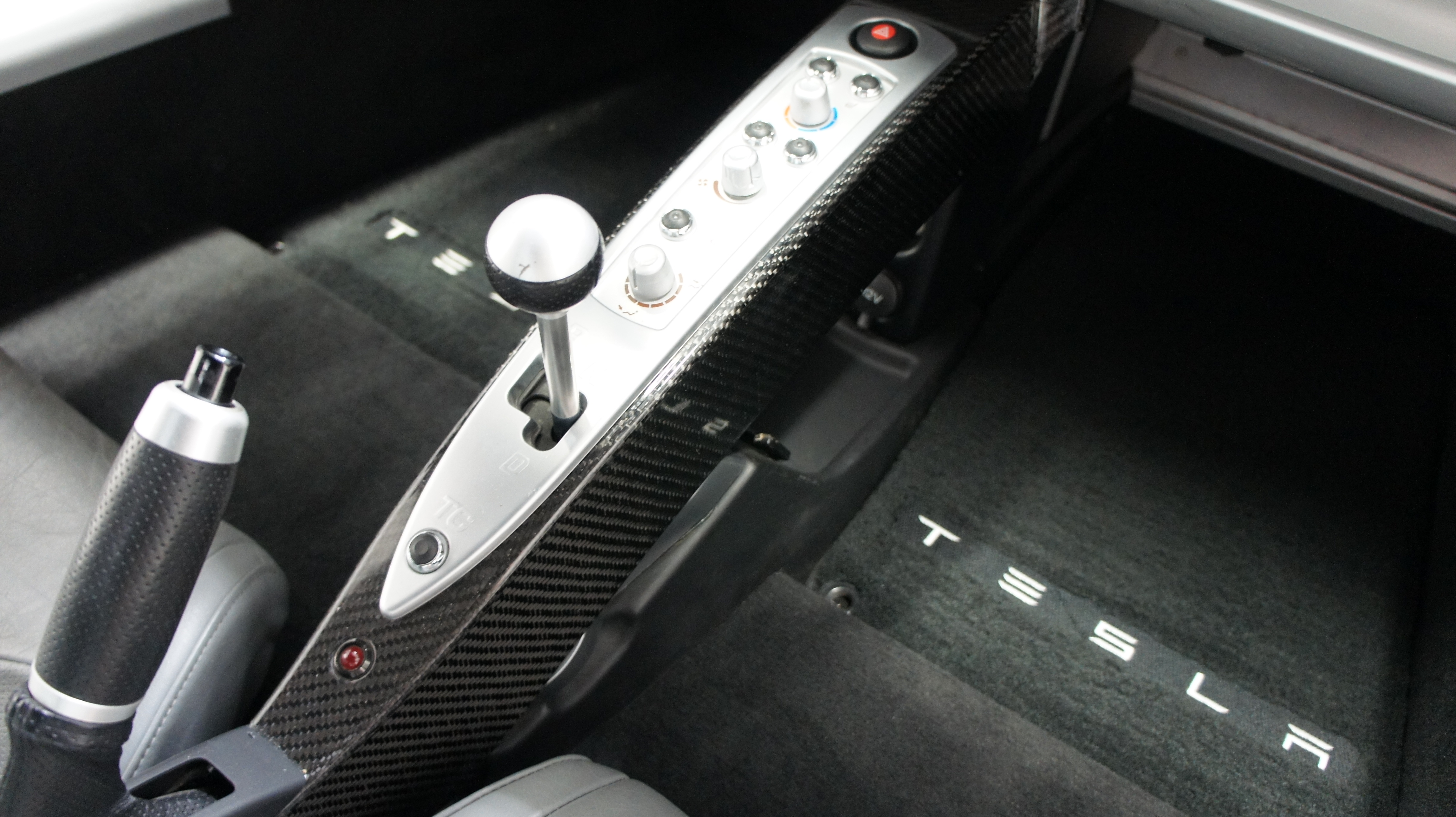 Used 2008 Tesla Roadster RWD image 27