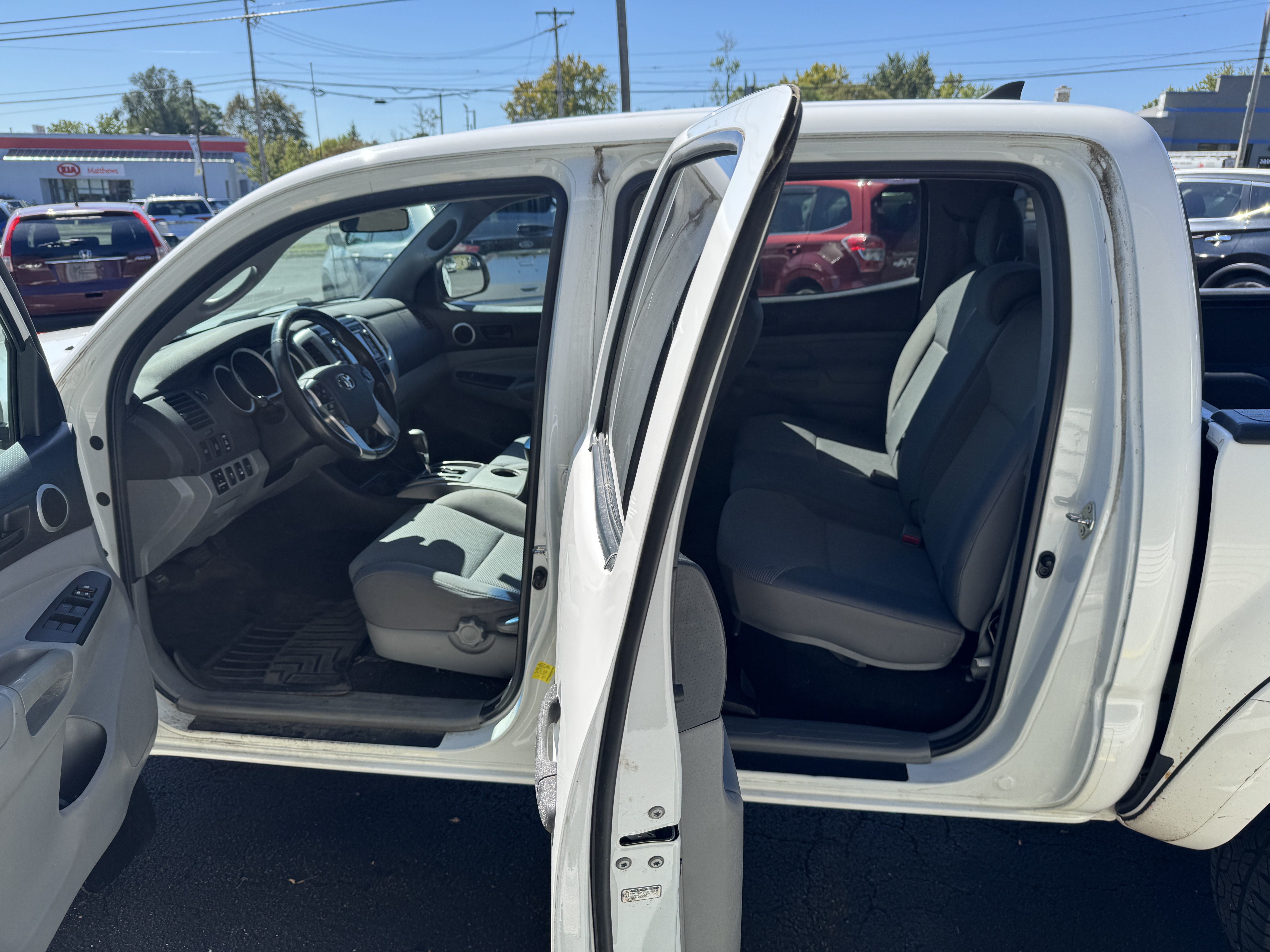 Used 2015 Toyota Tacoma 4x4 Double Cab TRD Off-Road image 11