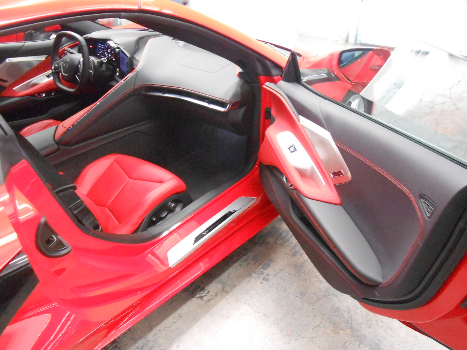 Used 2023 Chevrolet Corvette Stingray 2LT RWD image 11