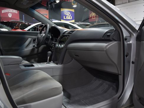 Used 2009 Toyota Camry LE image 19