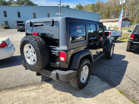 Used 2011 Jeep Wrangler Rubicon image 7