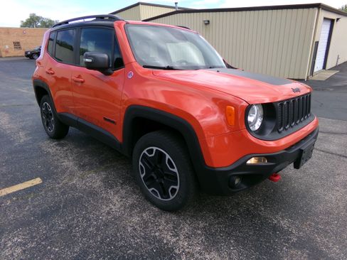 Used 2015 Jeep Renegade 4WD Trailhawk image 7