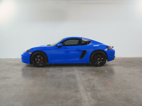 Used 2022 Porsche 718 Cayman S image 2