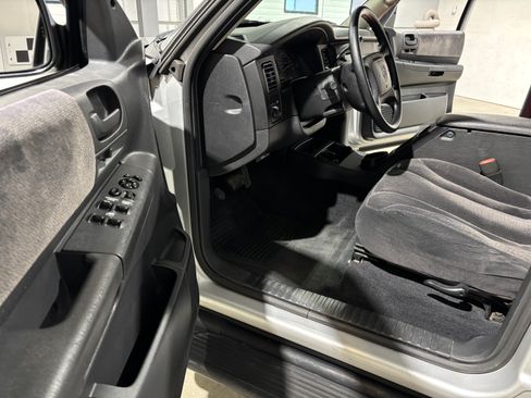 Used 2003 Dodge Dakota SXT image 11