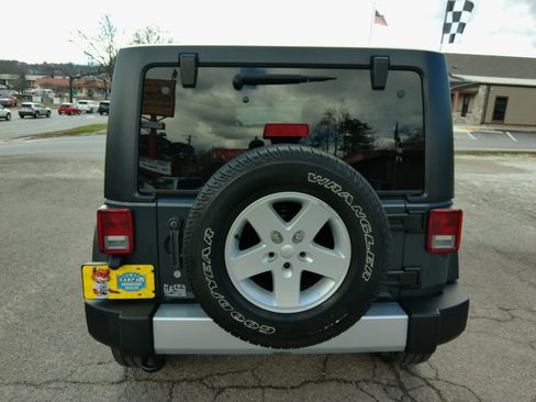 Used 2017 Jeep Wrangler Unlimited Sport S image 11