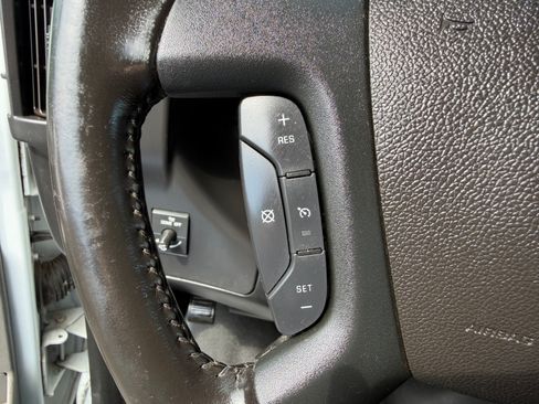 Used 2020 Chevrolet Express 2500 image 11