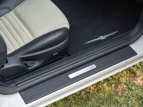 Used 2003 Ford Thunderbird image 67