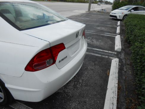 Used 2006 Honda Civic LX Sedan image 4