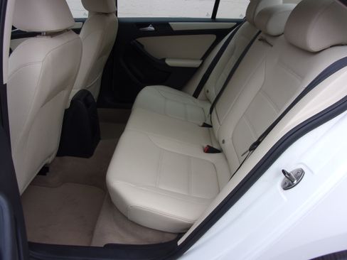 Used 2012 Volkswagen Jetta 2.5 SE image 9