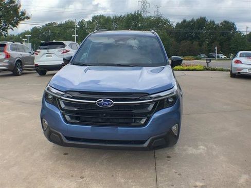 Used 2025 Subaru Forester Touring image 3