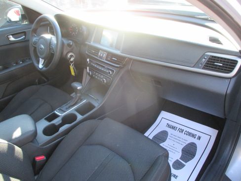 Used 2018 Kia Optima LX image 4