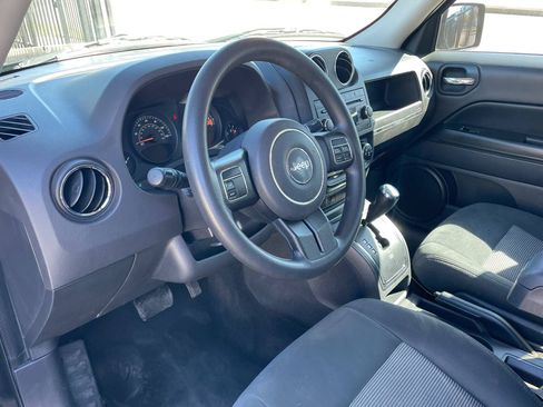Used 2014 Jeep Patriot Latitude image 11