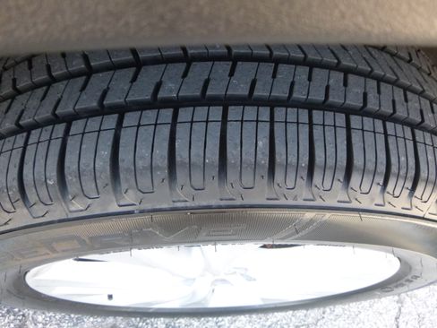 Used 2013 Toyota RAV4 AWD Limited image 13