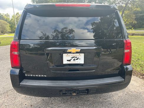 Used 2019 Chevrolet Suburban LT image 7