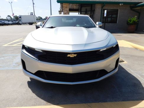 Used 2019 Chevrolet Camaro LT Coupe RWD image 3