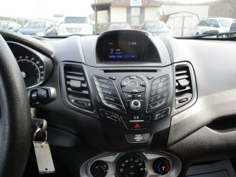 Used 2019 Ford Fiesta SE image 34