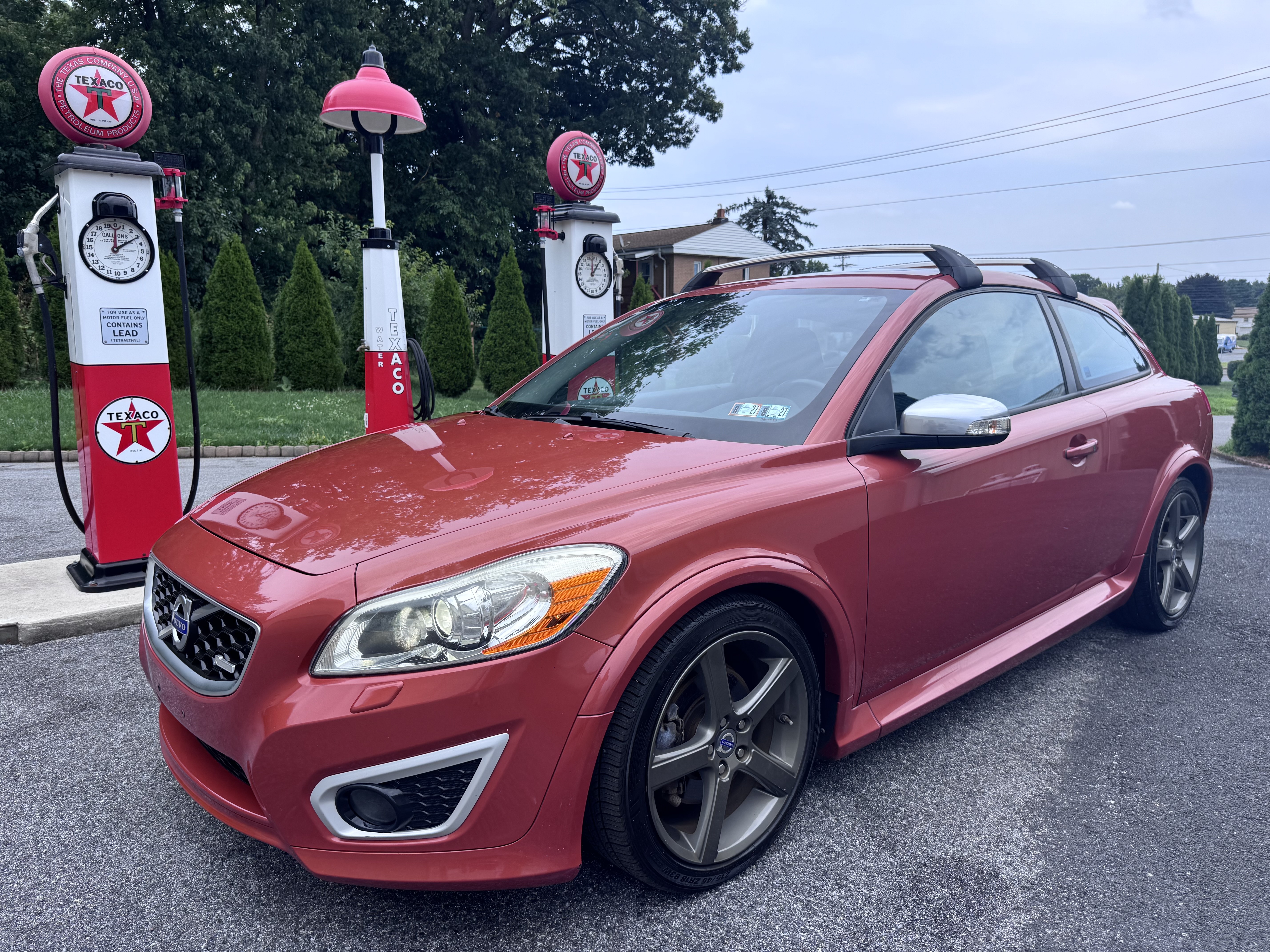 Used 2011 Volvo C30 T5 R-Design FWD image 1