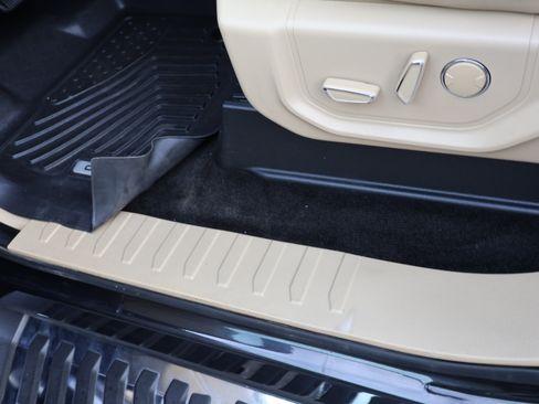 Used 2015 Ford F150 Lariat image 18