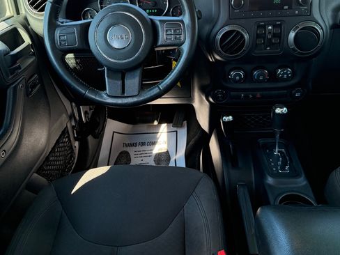 Used 2018 Jeep Wrangler Unlimited Sport image 12