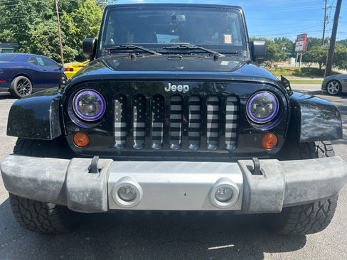 Used 2013 Jeep Wrangler 4WD Unlimited Sahara image 8