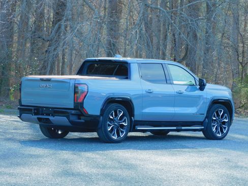 Used 2024 GMC Sierra EV Denali image 7