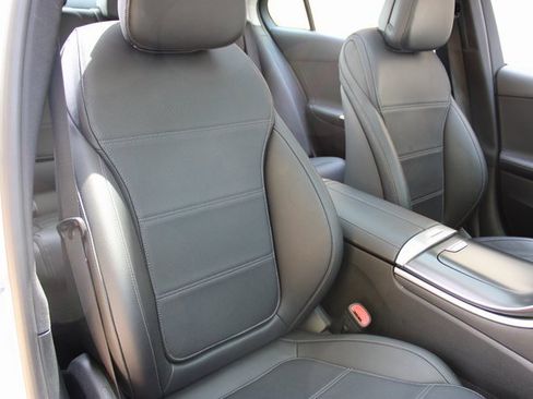 Used 2023 Mercedes-Benz C 300 image 13